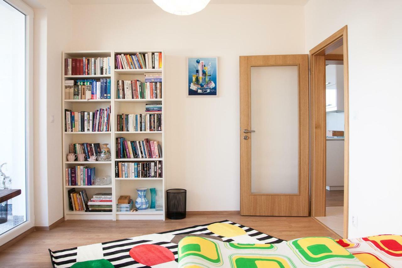 Prostorny 3 Pokojovy Apartman S Dvema Terasami Prague Extérieur photo