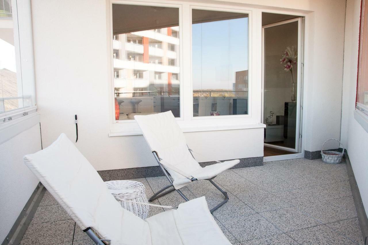 Prostorny 3 Pokojovy Apartman S Dvema Terasami Prague Extérieur photo